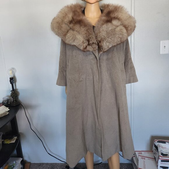 #674 Vintage wool blend/fox fur coat - Picture 1 of 6